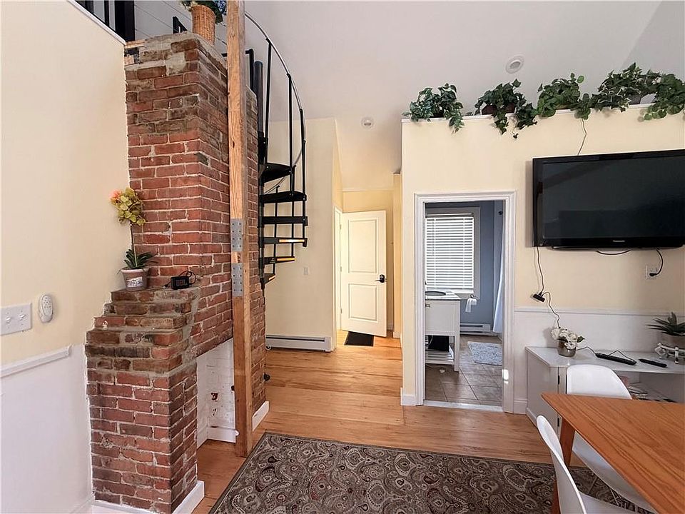 1st image of 25 Marsh St