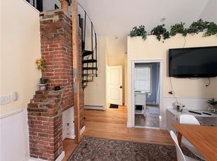 25 Marsh St, Newport, RI 02840