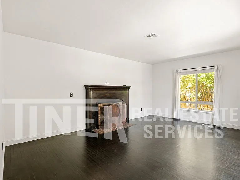 2908 12th Ave — Photo 3