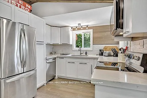 504 Pine Point Ln #B — Photo 5