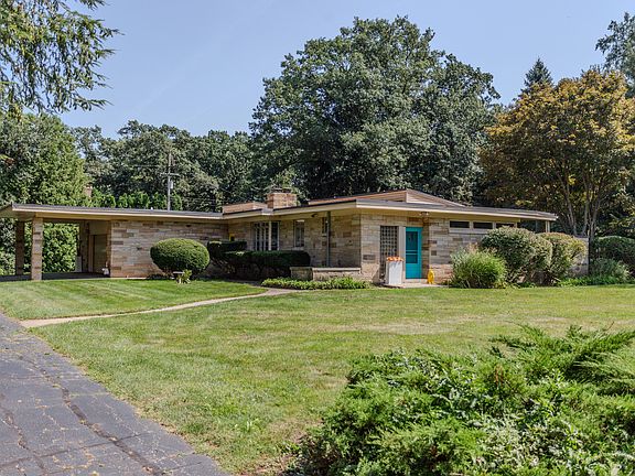 2nd image of 19 Greenacres