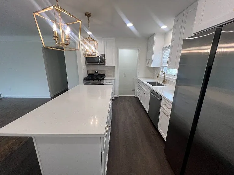 18536 Holland Ave — Photo 8