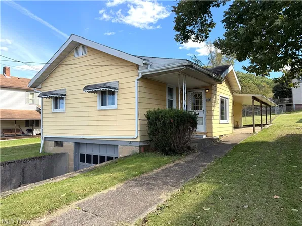 304 Louisiana Ave, Chester, WV 26034