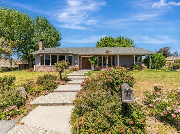 445 Marks Dr, Hollister, CA 95023