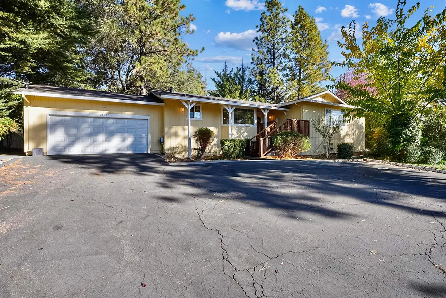 21083 Crystal Falls Dr photo 1