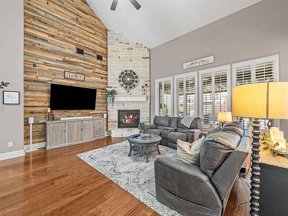 3rd image of 19410 Meadow Lakes Drive