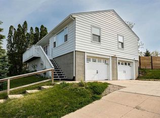 1617 20th St NW, Cedar Rapids, IA 52405