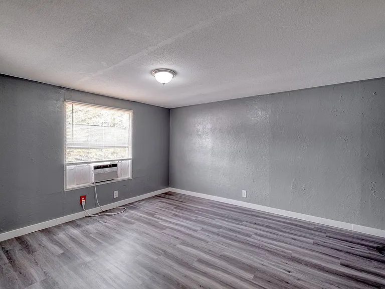1129 Merners Trl — Photo 9