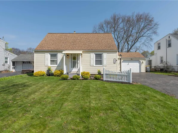 246 Desmond Rd, Rochester, NY 14616