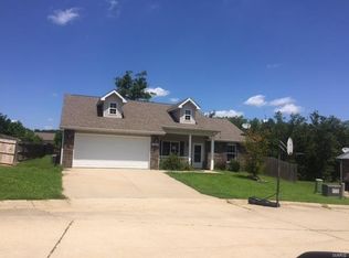 15923 Tracker Ln, Saint Robert, MO 65584