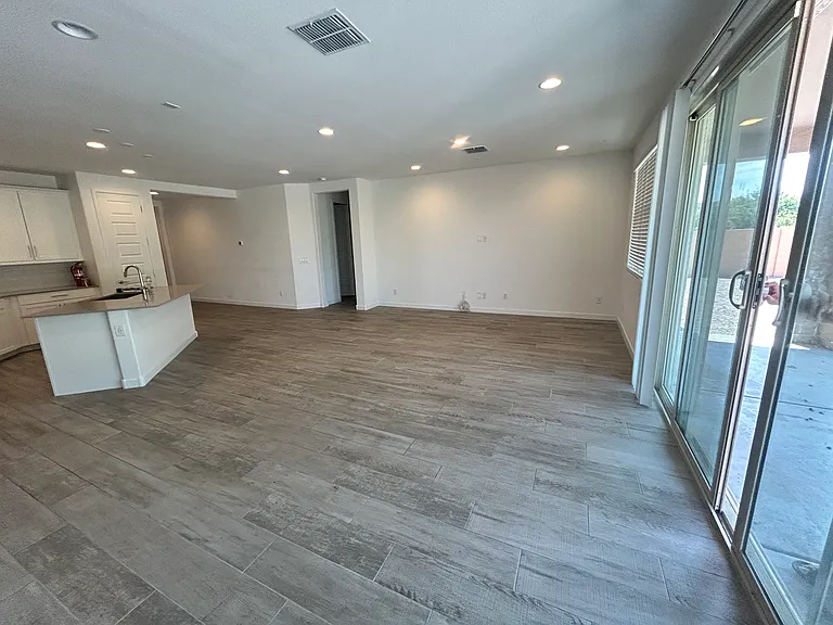 560 E Cactus Wren Dr — Photo 45