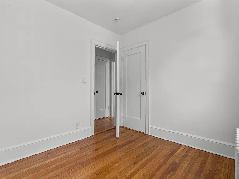 53 Park Ave — Photo 24