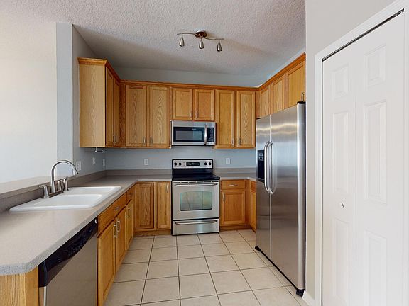 3rd image of 2839 Girvan Dr