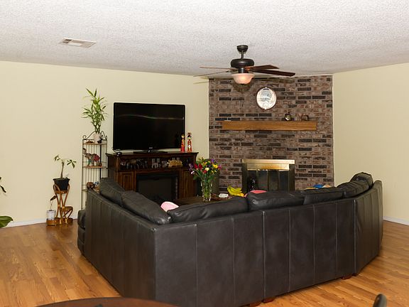 2nd image of 2100 Meridian Dr