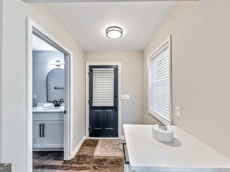 527 Charing Cross Dr — Photo 6