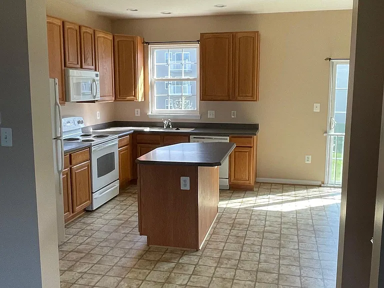 18305 Roy Croft Dr — Photo 16