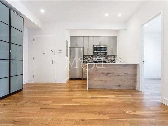 4th image of 95 Kingsland Ave Floor 3