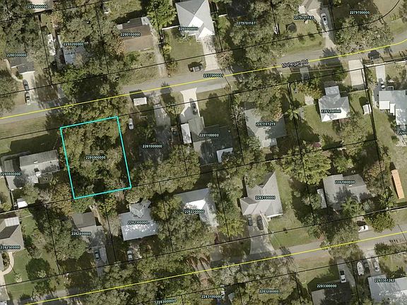 5th image of 122 Mohegan Rd