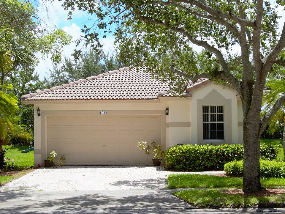 1st image of 1025 NW 170th Ave