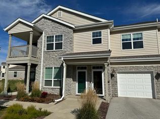 N17W26422 Meadowgrass Cir UNIT B, Pewaukee, WI 53072