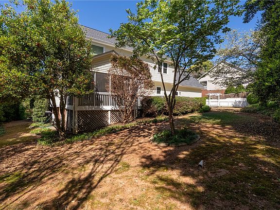 2nd image of 113 Ridgestone Dr