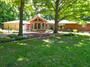 4500 Deer View Rd NE, Cedar Rapids, IA 52411