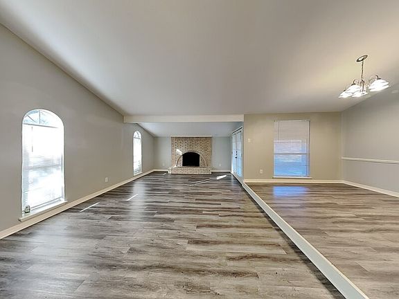 5th image of 1417 Wind Cave Cir