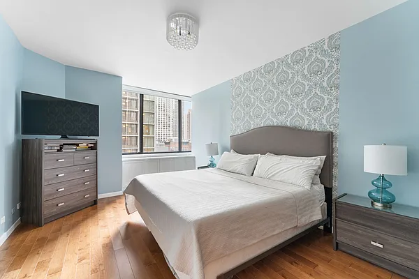 Rented by Douglas Elliman | media 21