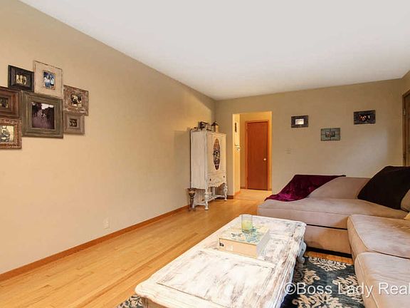 5th image of 913 Fairfield Ave NW
