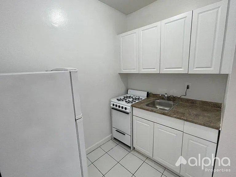 315 E 108th St #4-D — Photo 2