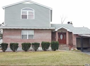 1649 Morgan St, Valley Stream, NY 11580