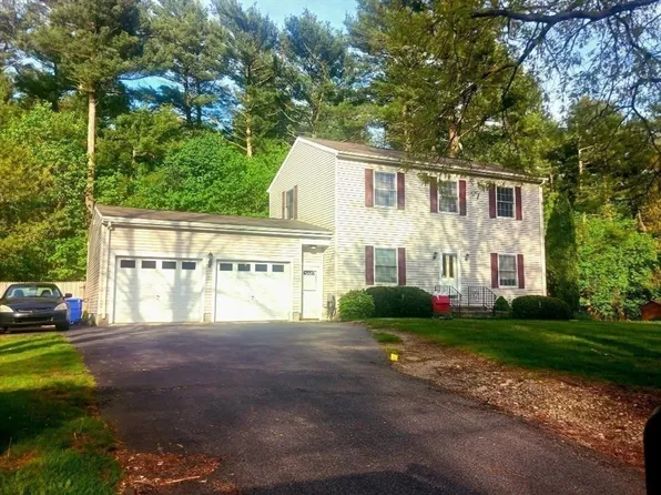 83 Margaret Rd, Taunton, MA 02780