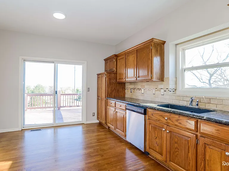 2308 W Elizabeth St — Photo 4