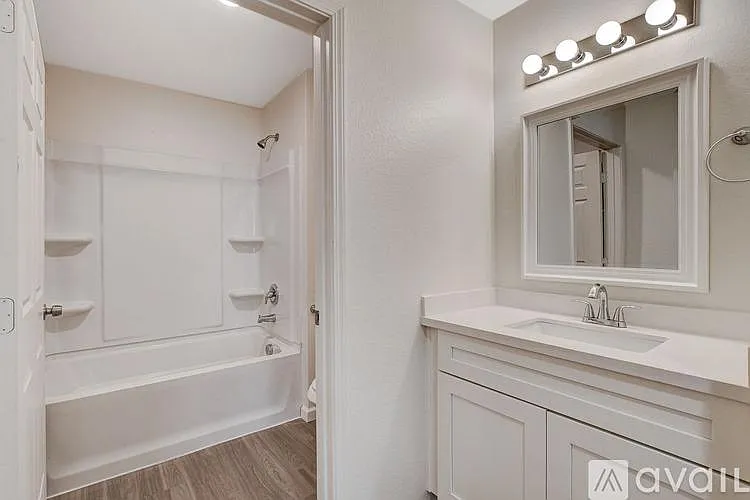 405 S 10th St #3 — Photo 2