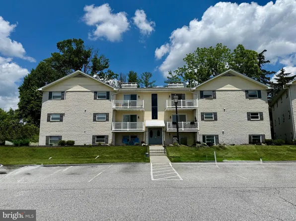 1 Warren Lodge Ct APT 2D, Cockeysville, MD 21030