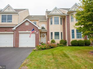 102 Victoria Ct, Ambler, PA 19002