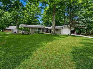 12593 Fern Pl, Charlevoix, MI 49720