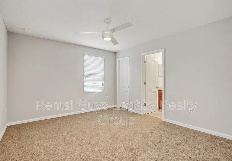 425 Servia Dr — Photo 10