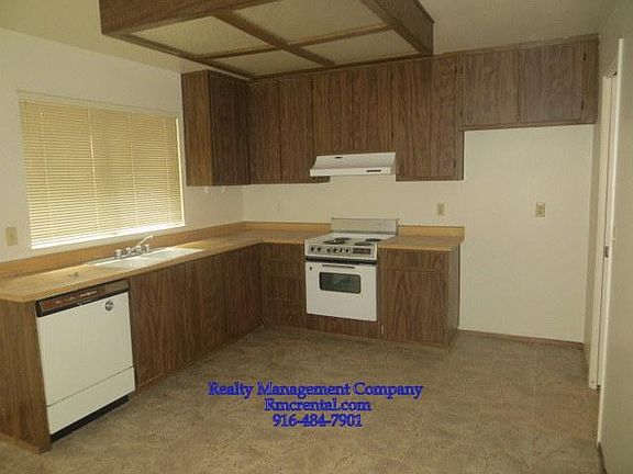 4th image of 1 Corkwood Ct