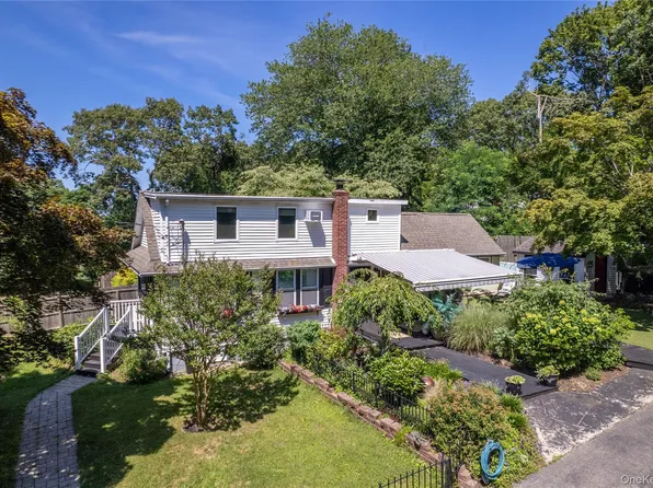88 Cherry Road, Rocky Point, NY 11778