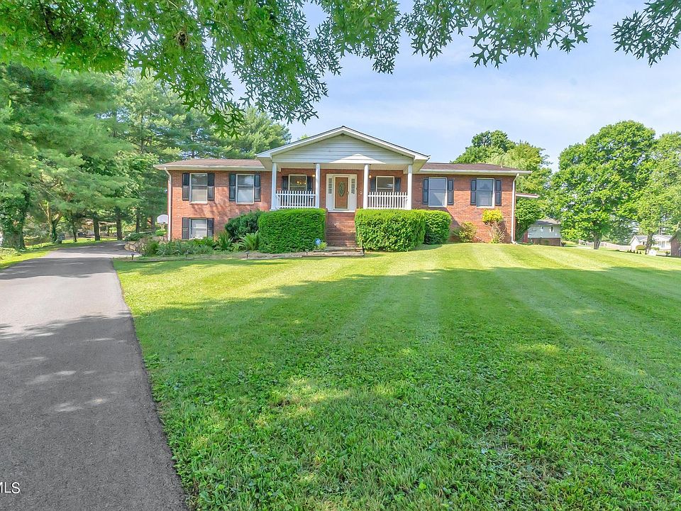 1st image of 1300 Ivy Cir