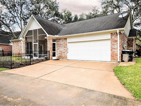4th image of 4719 Lake Village Dr