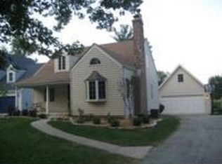 8147 Greenwood Ave, Munster, IN 46321