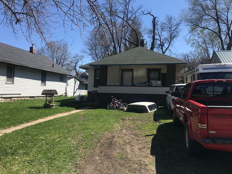 2nd image of 124 W 2nd Ave N