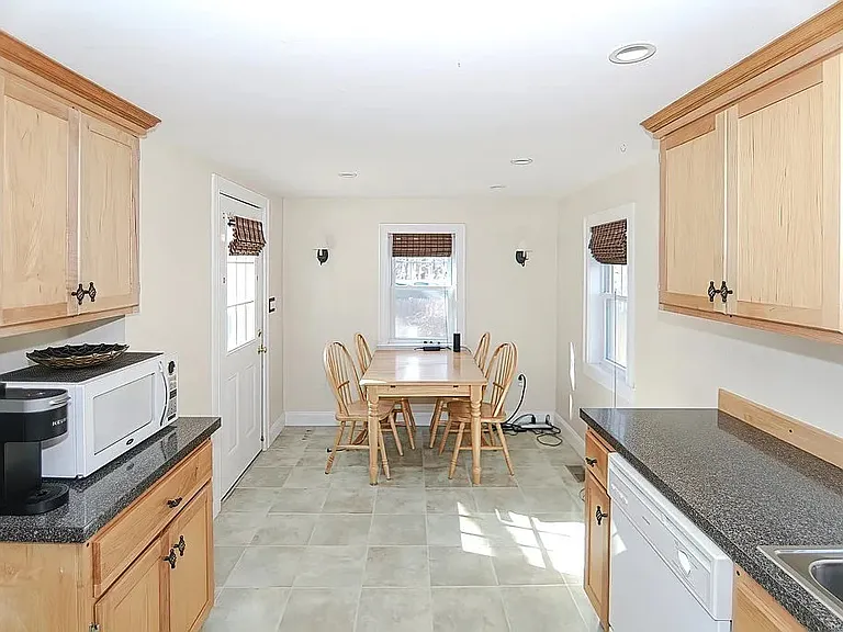134 Lake Dr — Photo 12