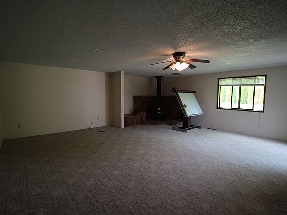 family room, view to back