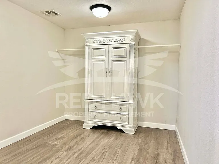 281 S California St — Photo 15