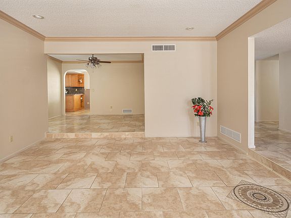 5th image of 893 N Citadel Ave