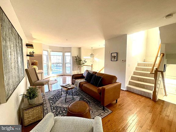 3rd image of 775 Howards Loop #167