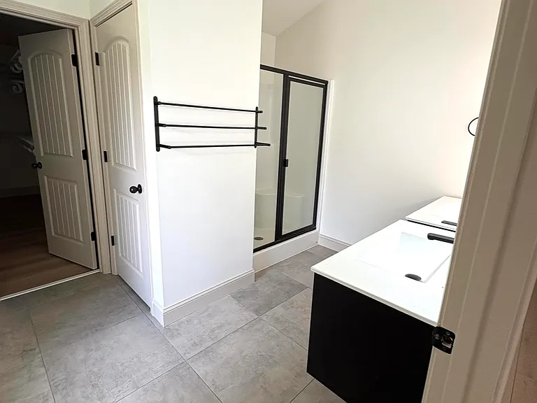 1244 Saint James Pl — Photo 34